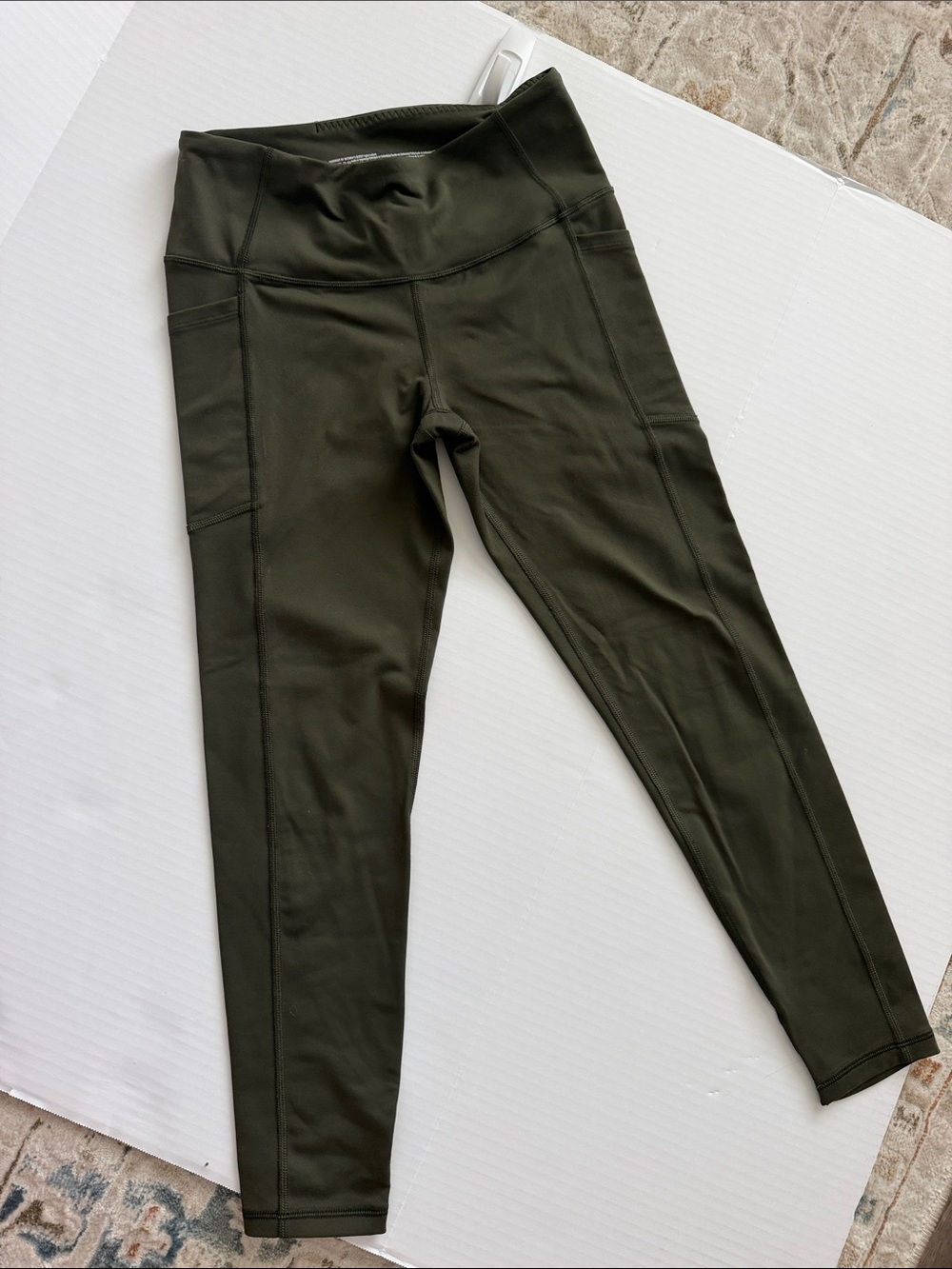 Victoria Soort High-Rise Performance Leggings with Side Pocket SMALL SHORT